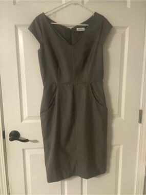 T39a- CALVIN KLEIN Grey CAREER Midi Sheath Dress